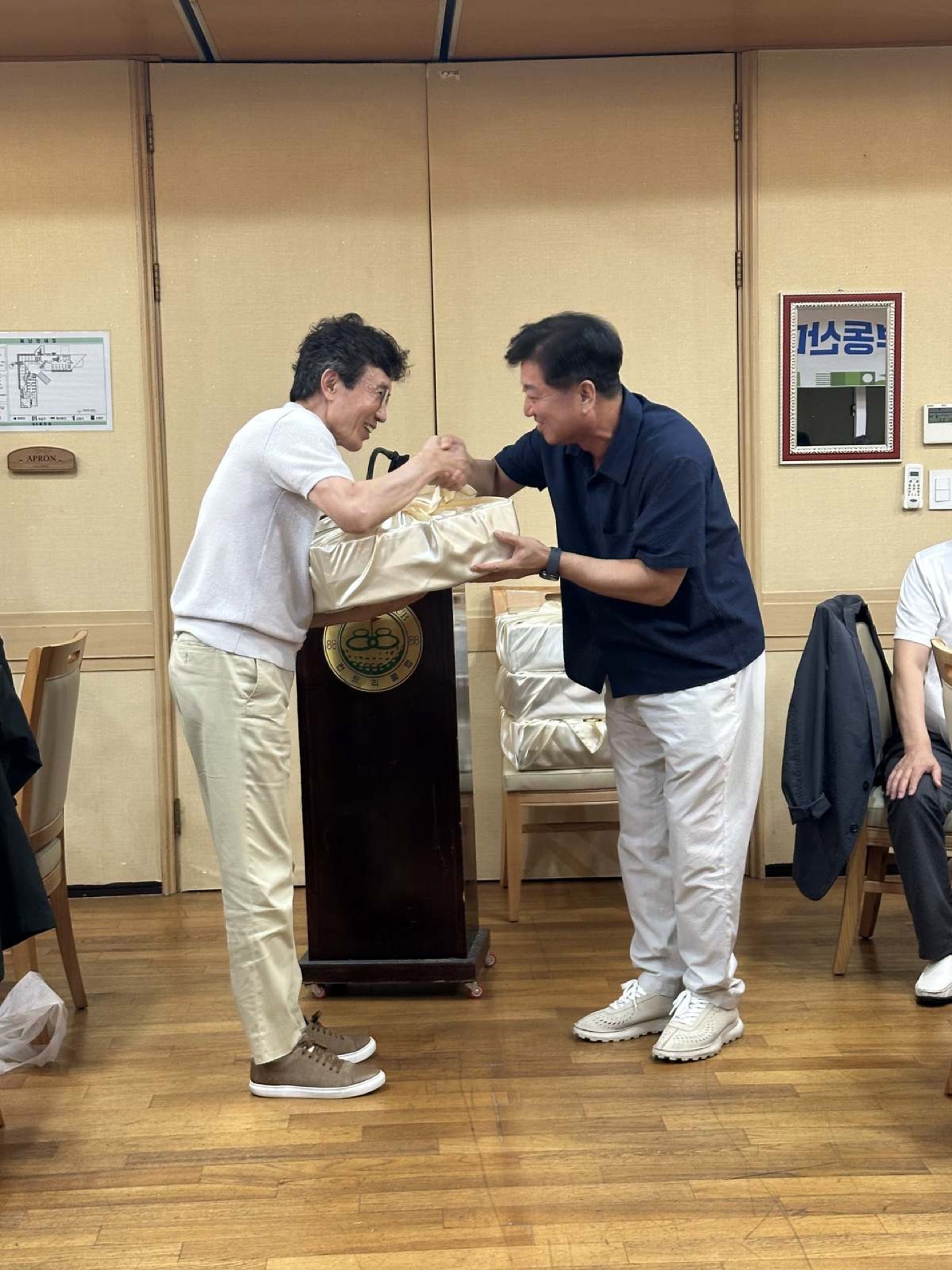 롱기스트 시상 — 이윤상 명예회장